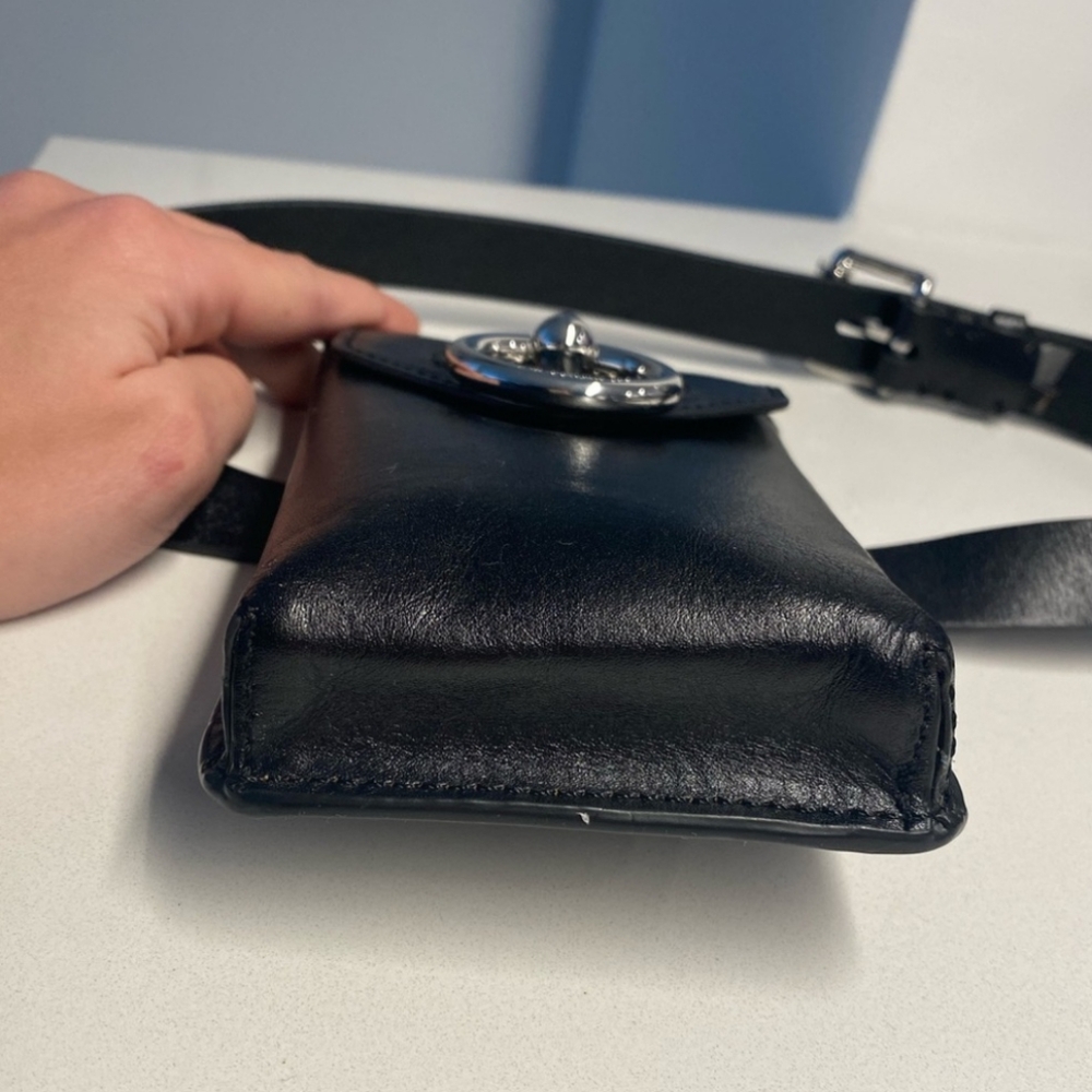 Rebecca Minkoff Black Leather belt bag with silver hardware - Picture 4 of 5